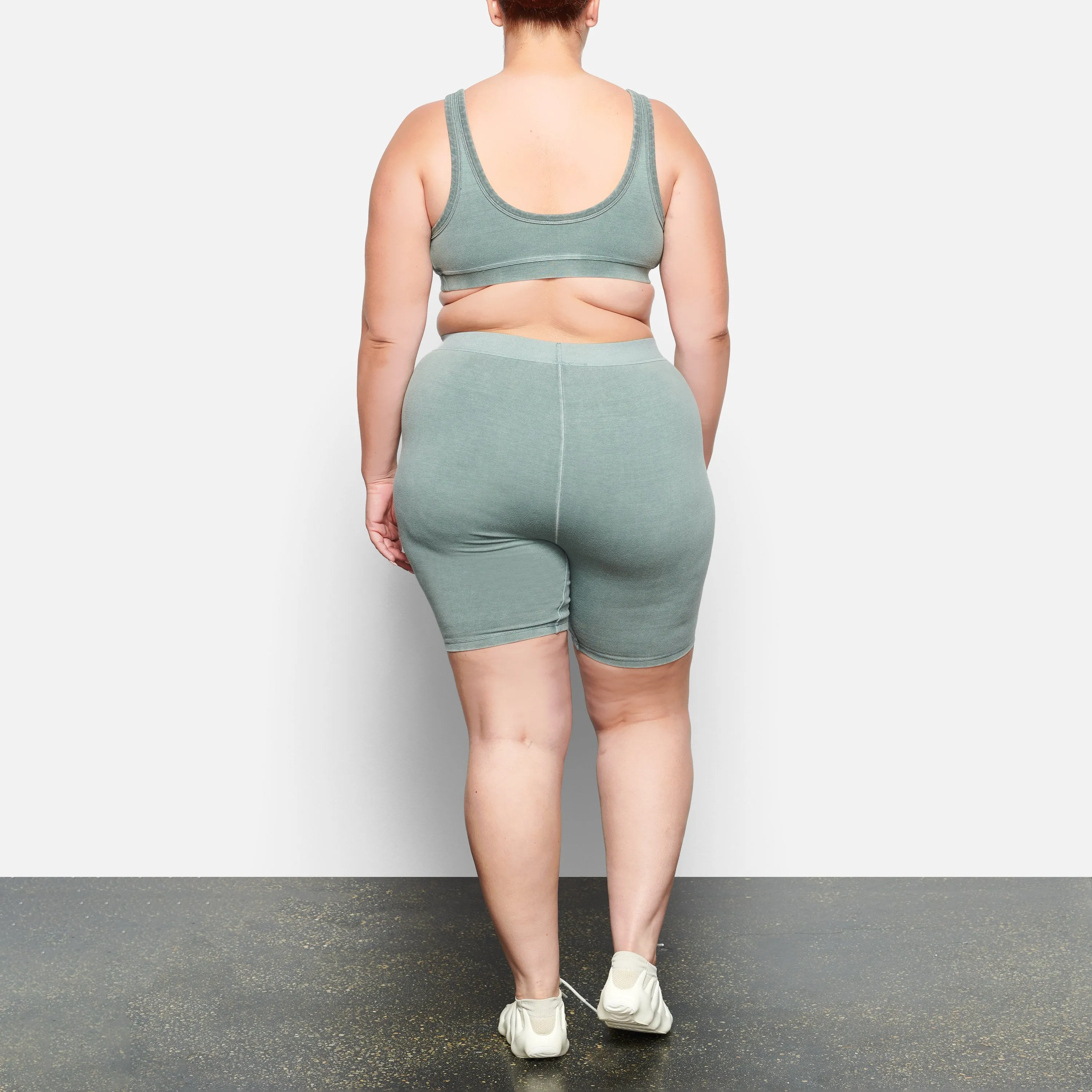 OUTDOOR BASICS SEAMED BIKE SHORT | BLUE CHALK