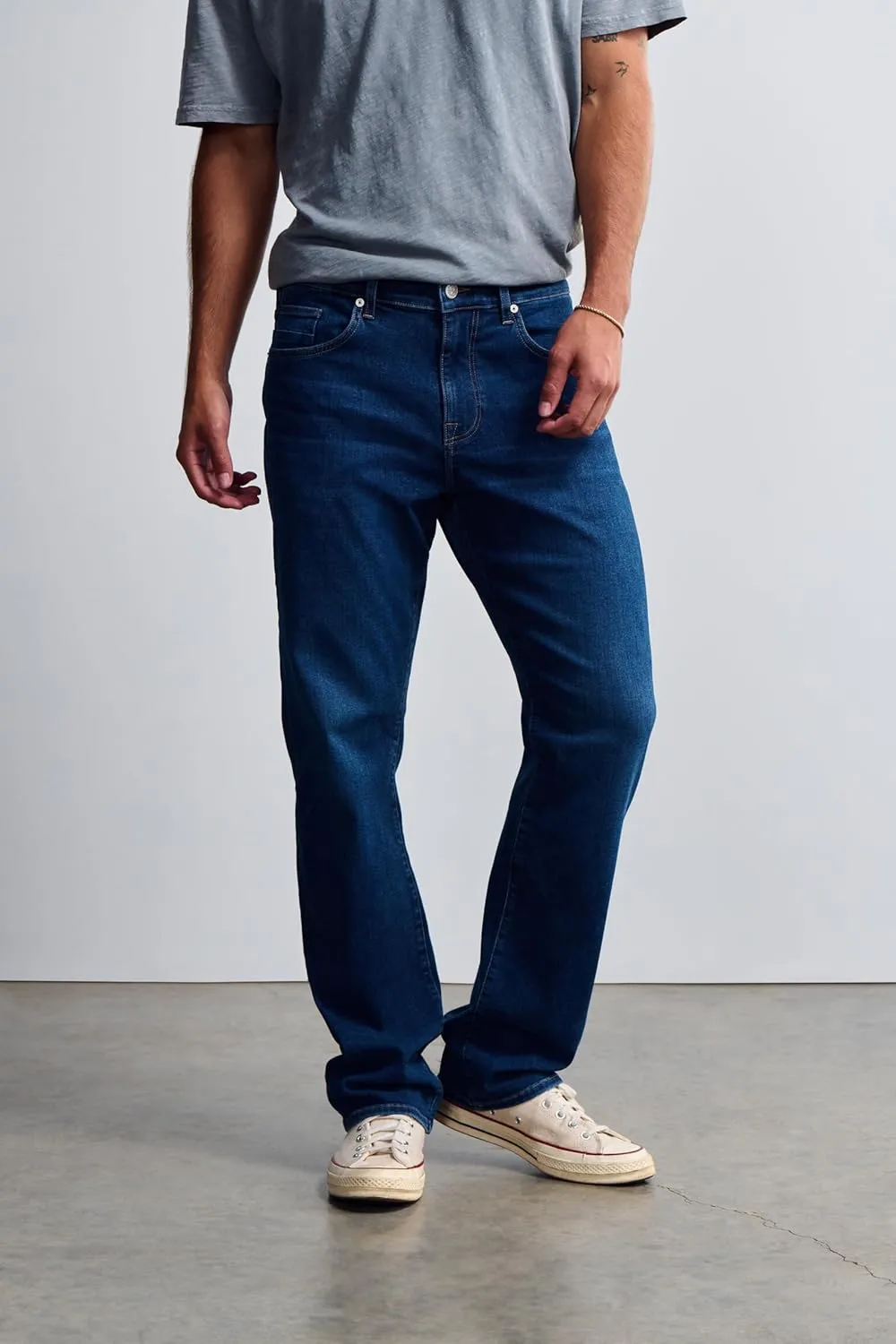 Roam Men's Mid Rise Relaxed Straight Leg Jeans