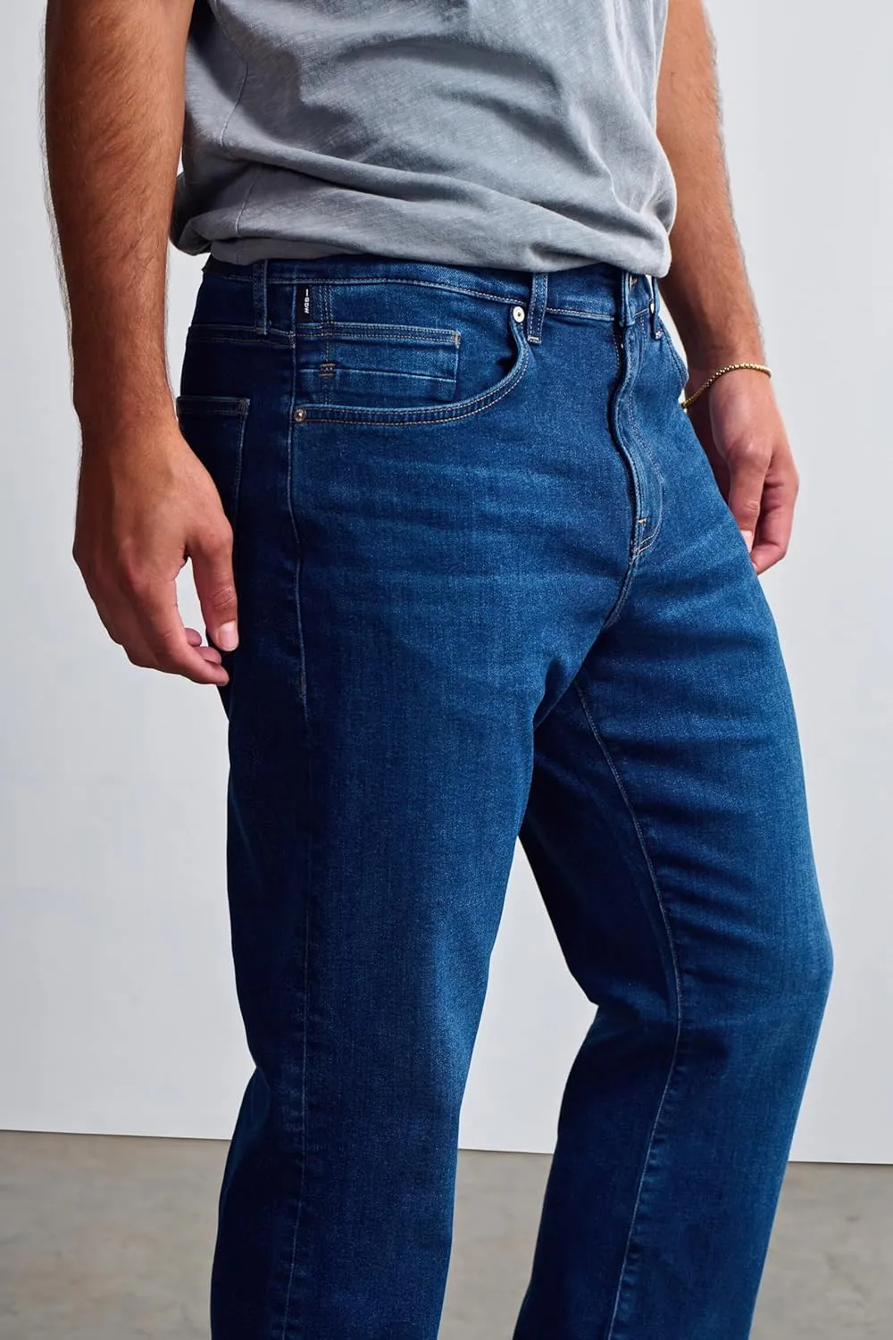 Roam Men's Mid Rise Relaxed Straight Leg Jeans